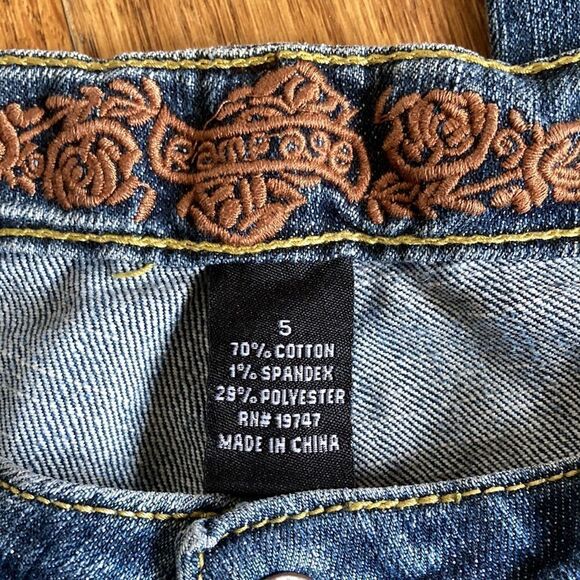 Rampage Embroidered Flap Pocket Jeans Size 5 - Picture 5 of 12
